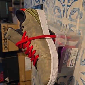 RETRO NIKE AIR JORDAN  1 Center Court